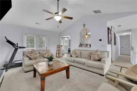 1955 Paynes Pt, Winder, GA 30680 photo 3