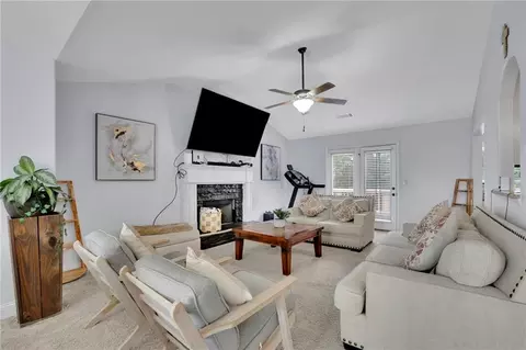 1955 Paynes Pt, Winder, GA 30680 photo 5