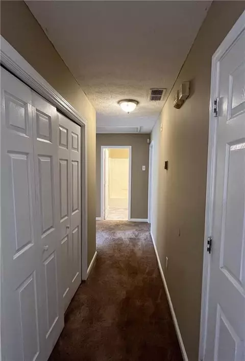Entry Way - 645 Robin Rd, Covington, GA 30016 photo 7 of 9