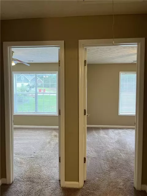 Entry Way - 645 Robin Rd, Covington, GA 30016 photo 6 of 9
