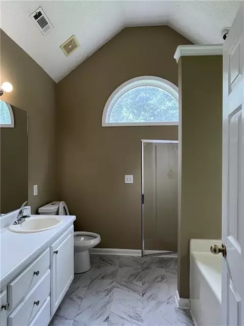 Bath - 645 Robin Rd, Covington, GA 30016 photo 1 of 12