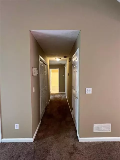 Entry Way - 645 Robin Rd, Covington, GA 30016 photo 4 of 10
