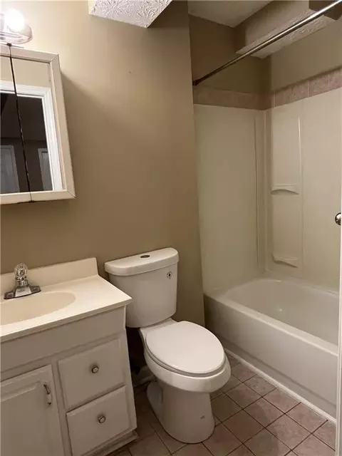 Bath - 645 Robin Rd, Covington, GA 30016 photo 11 of 12