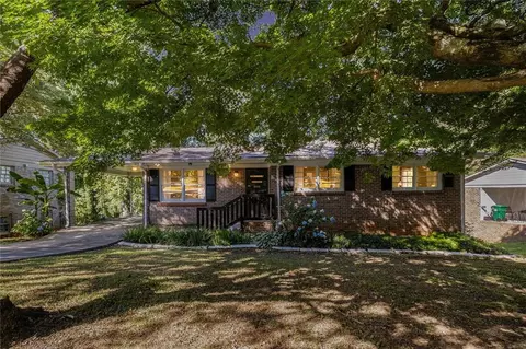 863 Needle Rock Dr, Stone Mountain, GA 30083