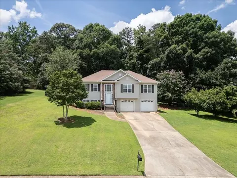 7825 Running Fox Trl, Gainesville, GA 30506
