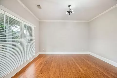 Living - 5635 Upper Creek Ct, Suwanee, GA 30024 photo 2 of 8