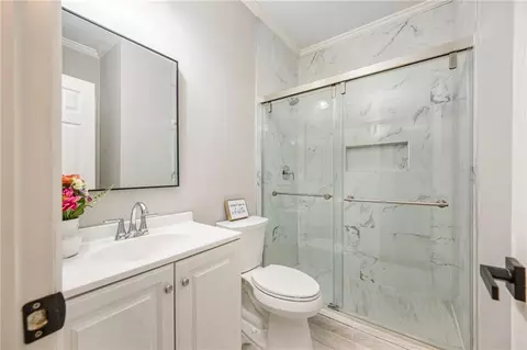 Bath - 5635 Upper Creek Ct, Suwanee, GA 30024 photo 1 of 6