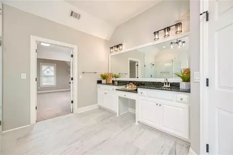 Bath - 5635 Upper Creek Ct, Suwanee, GA 30024 photo 4 of 6