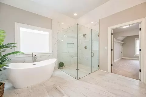 Bath - 5635 Upper Creek Ct, Suwanee, GA 30024 photo 3 of 6