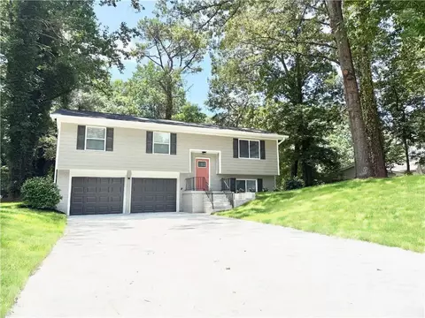 6965 Kimberland Gardens Ln, Lithonia, GA 30058