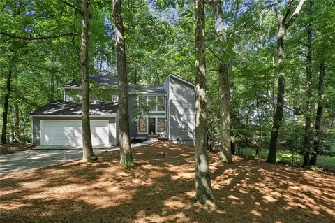 545 Woodman Pl, Roswell, GA 30076