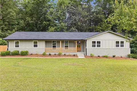 6142 Hutchins Dr, Buford, GA 30518