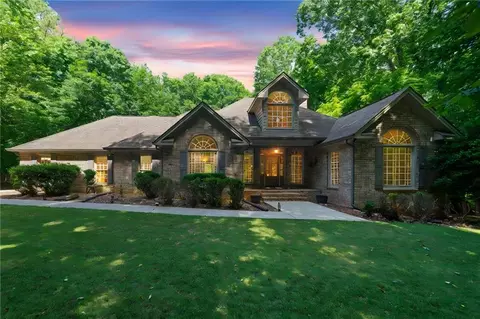 69 Fawn Ct, Hoschton, GA 30548
