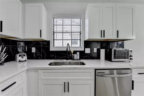 Kitchen - 2508 Wagon Trce, Duluth, GA 30096 photo 4 of 4