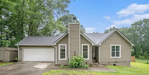 220 Spring Cir, Senoia, GA 30276