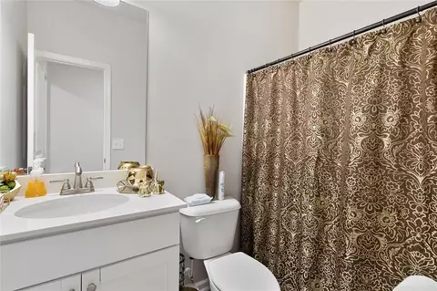 Bath - 140 Canyons Ct, Hampton, GA 30228 photo 5 of 5