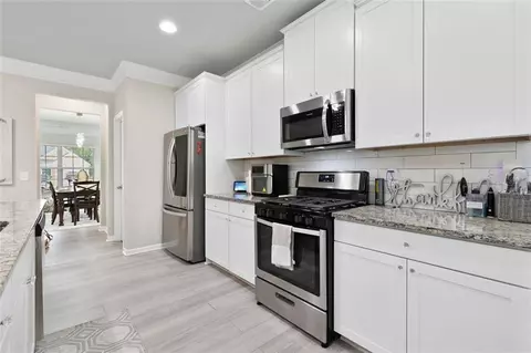 Kitchen - 140 Canyons Ct, Hampton, GA 30228 photo 4 of 4