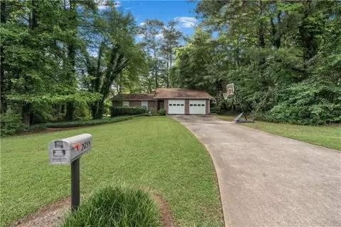 2935 Sawgrass Trl SW, Lilburn, GA 30047