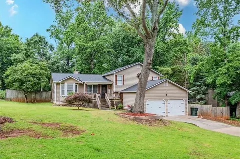252 Parkway Ct, Dallas, GA 30157