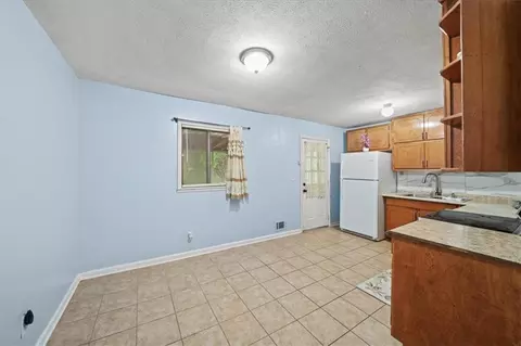 6516 Maddox Rd, Morrow, GA 30260 photo 5