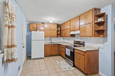 6516 Maddox Rd, Morrow, GA 30260 photo 6