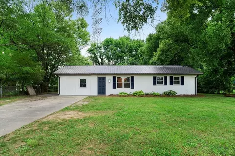 19 Auburn Dr SW, Cartersville, GA 30120