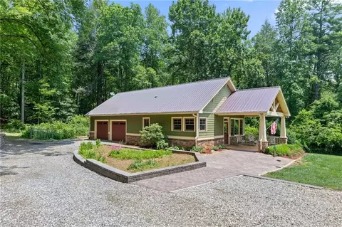 1315 Chimney Mountain Flats Trl, Clarkesville, GA 30523