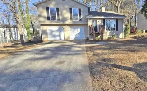 508 Jaywood Dr, Stone Mountain, GA 30083