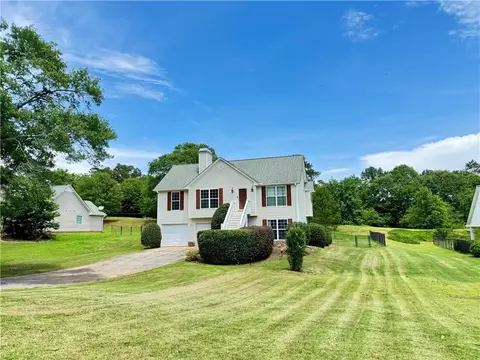 312 Tallassee Ln, Statham, GA 30666