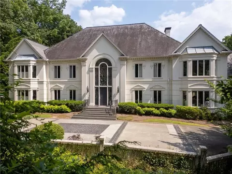 70 Finch Forest Trl, Atlanta, GA 30327