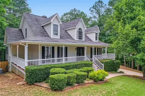 212 Warrenton Dr, Douglasville, GA 30134
