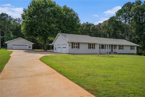 95 Oak Grove Cir, Mcdonough, GA 30253
