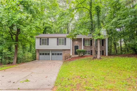 740 Stoneside Ct, Stone Mountain, GA 30083