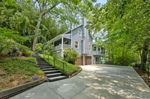 610 Lake Dr, Snellville, GA 30039