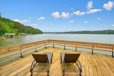 627 Apache Trl, Woodstock, GA 30189