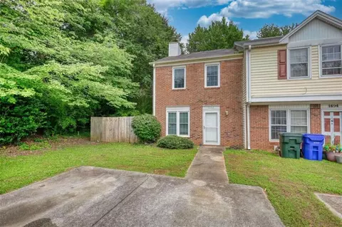 1696 Hunting Creek Dr SE, Conyers, GA 30013