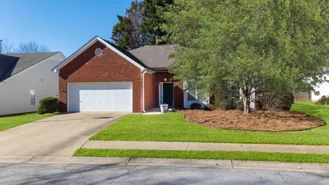 175 Robin Ct, Fayetteville, GA 30215