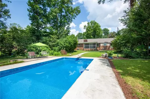 5254 Corinth Dr, Stone Mountain, GA 30087
