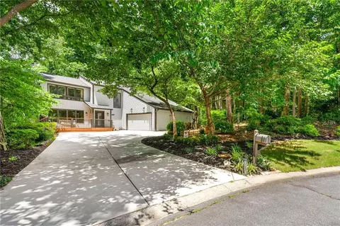 4290 Inverness Ct NE, Roswell, GA 30075