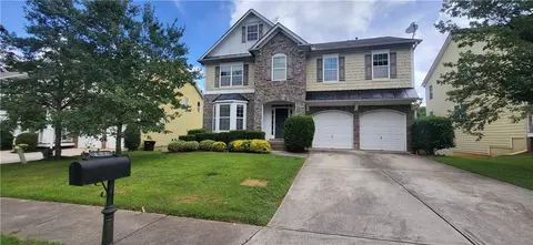 136 Lakeshore Pkwy, Newnan, GA 30263