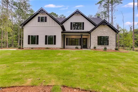 92 Liberty Station Dr, Bremen, GA 30110