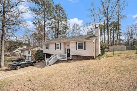 6355 Queens Rd, Douglasville, GA 30135