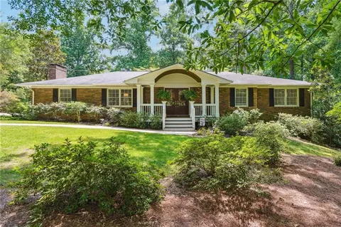 1135 Timberland Dr SE, Marietta, GA 30067