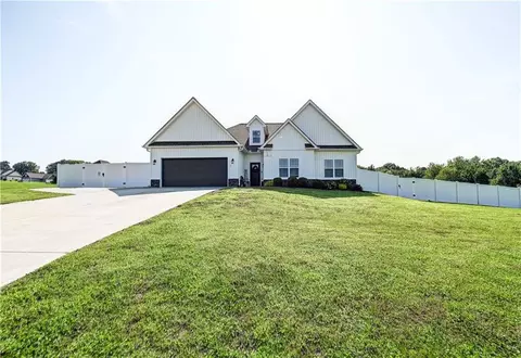 Exterior - 153 Hurds Pathway, Calhoun, GA 30701 photo 15 of 20