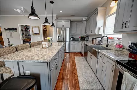 Kitchen - 153 Hurds Pathway, Calhoun, GA 30701 photo 3 of 5