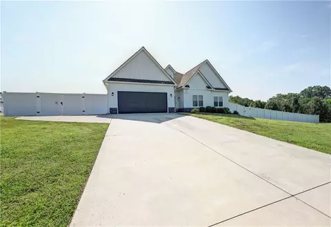 Exterior - 153 Hurds Pathway, Calhoun, GA 30701 photo 17 of 20