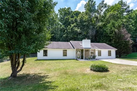 3385 Huntington Ct, Douglasville, GA 30134