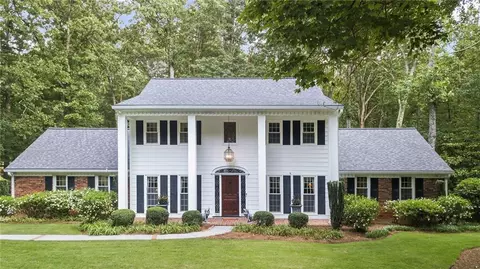 260 Waverly Hall Dr, Roswell, GA 30075