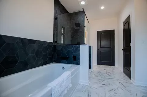 Bath - 90 Ayers Rd, Bowdon, GA 30108 photo 4 of 11