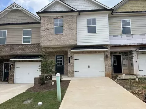 45 Creekside Commons Dr, Hoschton, GA 30548